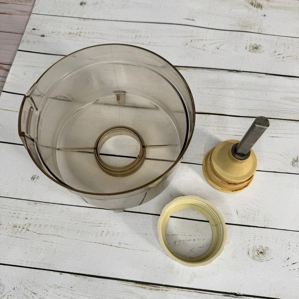 GE General‎ Electric Food Processor Replacement Work Bowl Spindle Cap D5FP1-4200